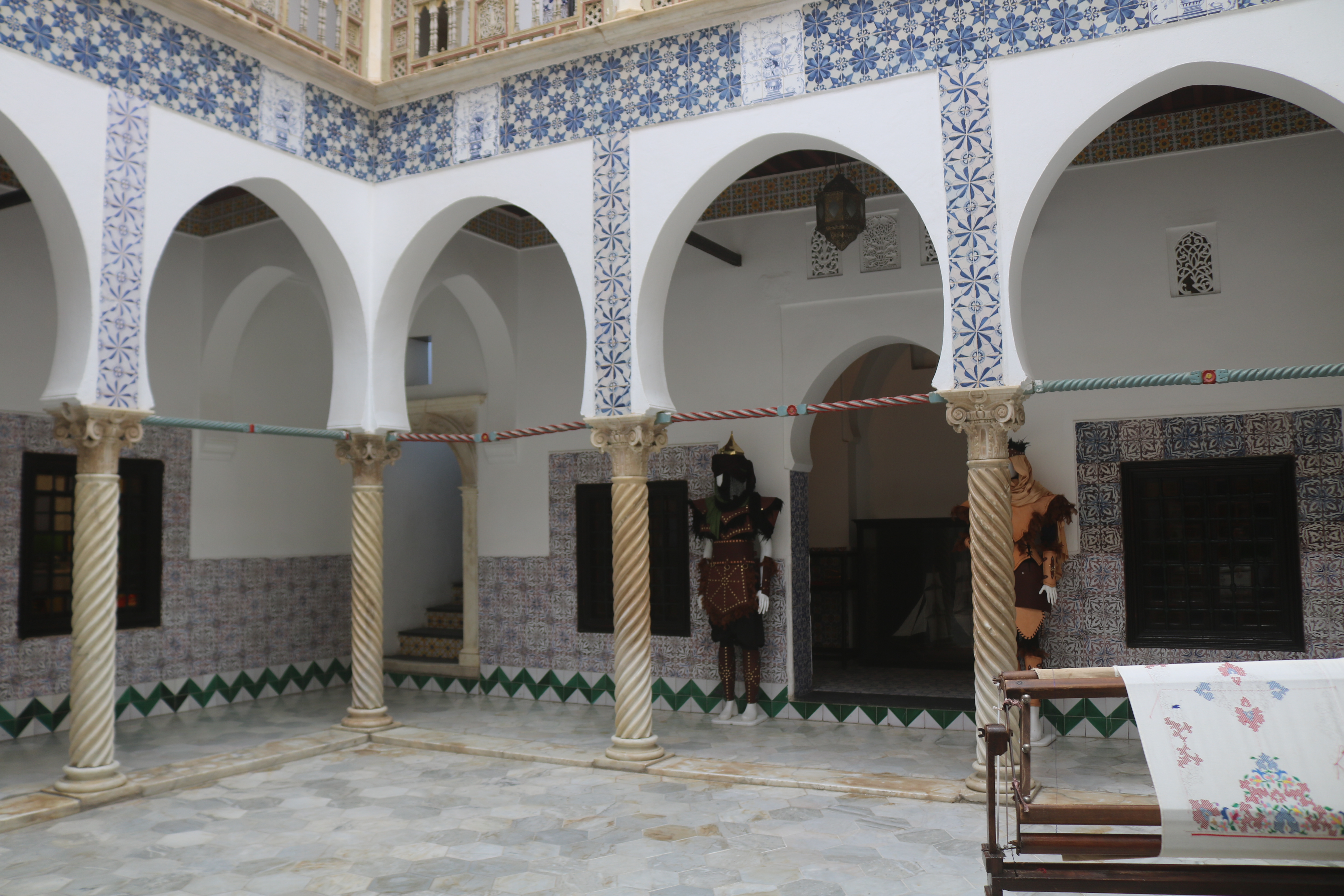 Suivi des travaux de réhabilitation de la cité 170 logements - Magharia